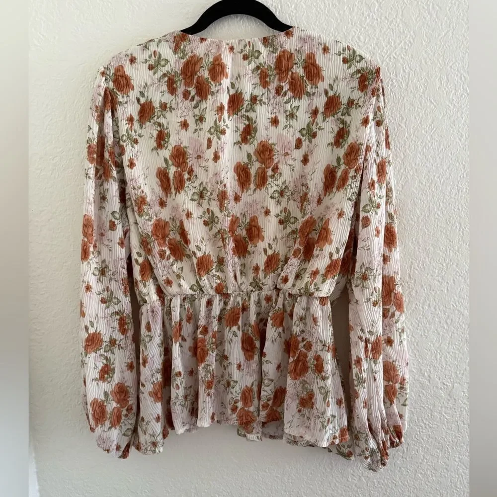 Floral V-Neck Blouse - Picture 6 of 8